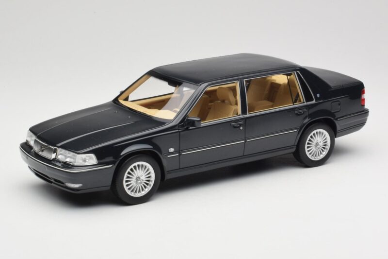 Volvo S90 Royal Blue DNA 1:18 DNA000088 Druckguss