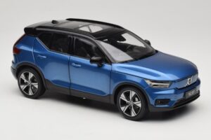 Volvo XC40 Recharge Blau Metallic Paudi Model 1:18 2562373 Druckguss — Bild 6 von 8
