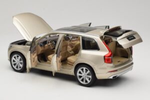 Volvo XC90 Luminous Sand Yellow Paudi Model 1:18 9430841 Druckguss — Bild 5 von 8