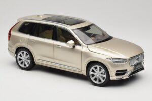 Volvo XC90 Luminous Sand Yellow Paudi Model 1:18 9430841 Druckguss — Bild 6 von 8