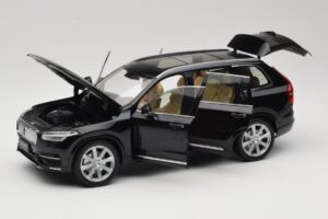 Volvo XC90 Onyx Black Paudi Model 1:18 9430842 Druckguss — Bild 2 von 8