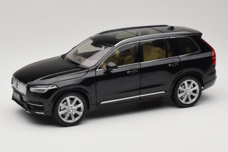 Volvo XC90 Onyx Black Paudi Model 1:18 9430842 Druckguss