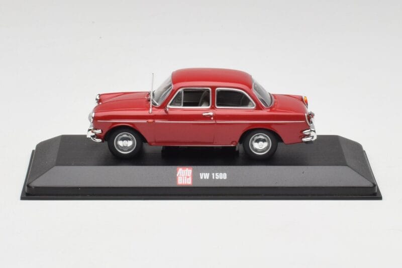 Volkswagen 1500 Ruby Rot Minichamps 1:43 VW001 Druckguss