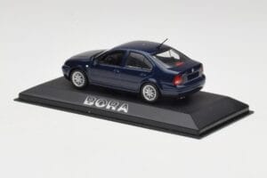 Volkswagen Bora Ocean Blau Minichamps 1:43 8198223B Druckguss — Bild 3 von 4