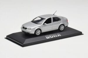 Volkswagen Bora Reflex Silber Minichamps 1:43 81982223S Druckguss — Bild 2 von 4