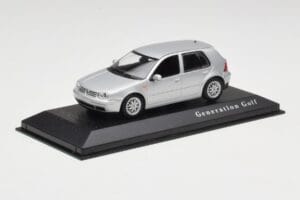 Volkswagen Golf Mk4 Reflex Silber Minichamps 1:43 4527111022 Druckguss — Bild 2 von 4