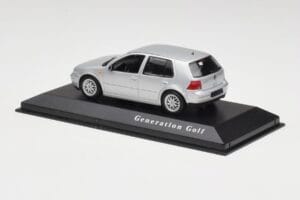 Volkswagen Golf Mk4 Reflex Silber Minichamps 1:43 4527111022 Druckguss — Bild 3 von 4