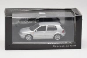 Volkswagen Golf Mk4 Reflex Silber Minichamps 1:43 4527111022 Druckguss — Bild 4 von 4