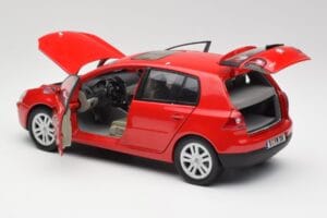 Volkswagen Golf Mk5 4-Door Tornado Rot Bburago 1:18 GOLF001 Druckguss — Bild 5 von 8