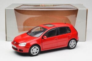 Volkswagen Golf Mk5 4-Door Tornado Rot Bburago 1:18 GOLF001 Druckguss — Bild 8 von 8
