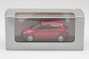 Volkswagen Golf Plus Tornado Rot Minichamps 1:43 821911110 Druckguss — Bild 4 von 4