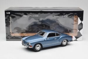 Volkswagen Karmann Ghia Coupe Neptune Blau Minichamps 1:18 155054022 Druckguss — Bild 6 von 6
