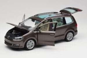 Volkswagen Sharan 7N Eichenbraun Metallic Minichamps 1:18 110051001 Druckguss — Bild 2 von 8
