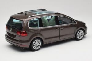 Volkswagen Sharan 7N Eichenbraun Metallic Minichamps 1:18 110051001 Druckguss — Bild 3 von 8