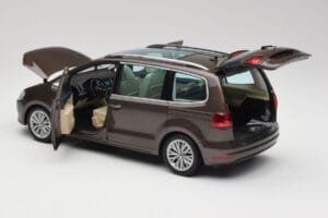 Volkswagen Sharan 7N Eichenbraun Metallic Minichamps 1:18 110051001 Druckguss — Bild 5 von 8