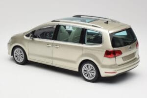 Volkswagen Sharan 7N Reflex Silber Metallic Minichamps 1:18 110051002 Druckguss — Bild 7 von 8