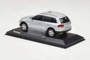 Volkswagen Touareg Reflex Silber Minichamps 1:43 68625 Druckguss — Bild 3 von 4