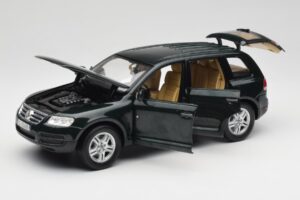 Volkswagen Touareg V10 TDI Canyon Green Bburago 1:18 34911-V1 Druckguss — Bild 2 von 8