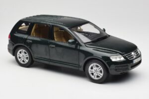 Volkswagen Touareg V10 TDI Canyon Green Bburago 1:18 34911-V1 Druckguss — Bild 6 von 8