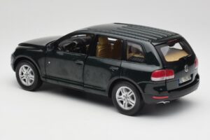 Volkswagen Touareg V10 TDI Canyon Green Bburago 1:18 34911-V1 Druckguss — Bild 7 von 8