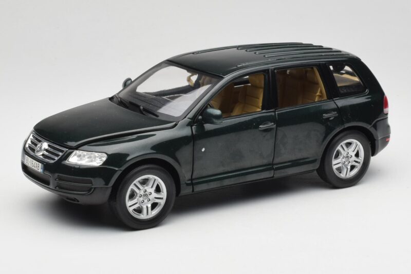 Volkswagen Touareg V10 TDI Canyon Green Bburago 1:18 34911-V1 Druckguss