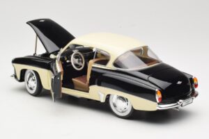 Wartburg 311 Coupe Schwarz & Beige Revell 1:18 08419 Druckguss — Bild 5 von 8