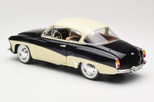 Wartburg 311 Coupe Schwarz & Beige Revell 1:18 08419 Druckguss — Bild 7 von 8