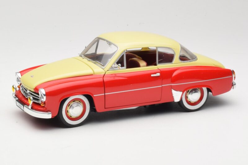 Wartburg 311 Coupe Rot & Beige Revell 1:18 08418 Druckguss