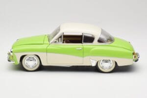 Wartburg 313 Pastellgrün über Beige Revell 1:18 09018 Druckguss — Bild 4 von 8