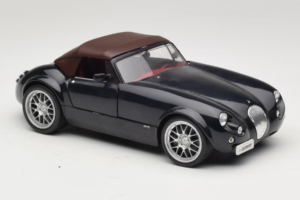 Wiesmann Roadster MF Carbon Black Revell 1:18 WIESMANN001 Druckguss — Bild 7 von 9