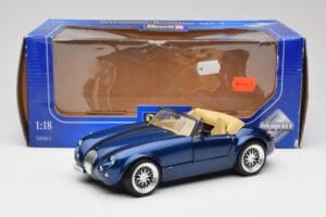 Wiesmann Roadster MF3 Blau Revell 1:18 08861 Druckguss — Bild 8 von 8