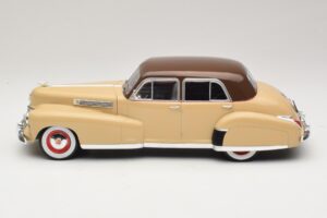Cadillac Fleetwood Series 60 Special Beige MCG 1:18 MCG18656 Druckguss — Bild 3 von 6