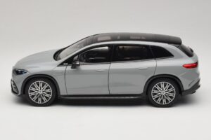 Mercedes EQS SUV X296 Manufaktur Alpine Grey NZG 1:18 B66960591 Druckguss — Bild 4 von 8