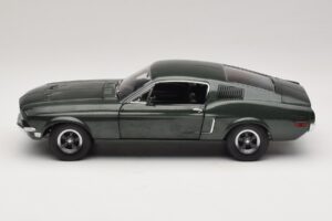 Ford Mustang GT Bullitt mit Steve McQueen Figur Greenlight 1:18 12885 Druckguss — Bild 4 von 8