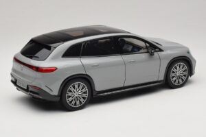 Mercedes EQS SUV X296 Manufaktur Alpine Grey NZG 1:18 B66960591 Druckguss — Bild 3 von 8