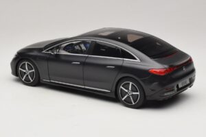Mercedes EQE V295 Graphite Grey Magno NZG 1:18 B66961108 Druckguss — Bild 4 von 8