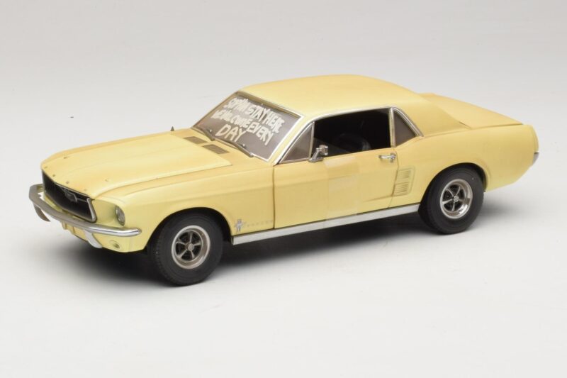 Ford Mustang Coupe Gelb The Walking Dead Greenlight 1:18 12958 Druckguss