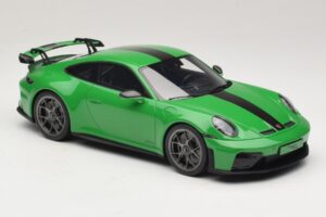 Porsche 911 992.2 GT3 Weissach Package Python Green GT Spirit 1:18 GT576 Resin — Bild 4 von 6