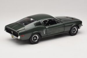 Ford Mustang GT Bullitt mit Steve McQueen Figur Greenlight 1:18 12885 Druckguss — Bild 3 von 8