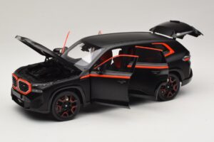 BMW XM G09 Matt Black Minichamps 1:18 110023301 Druckguss — Bild 2 von 8