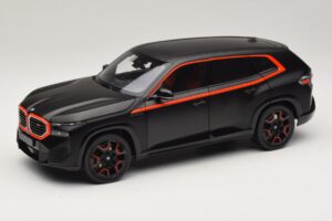 BMW XM G09 Matt Black Minichamps 1:18 110023301 Druckguss