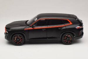 BMW XM G09 Matt Black Minichamps 1:18 110023301 Druckguss — Bild 4 von 8