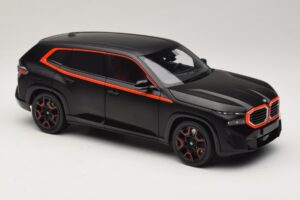 BMW XM G09 Matt Black Minichamps 1:18 110023301 Druckguss — Bild 6 von 8