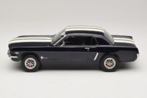 Ford Mustang Nightmist Blue Norev 1:18 182805 Druckguss — Bild 3 von 6
