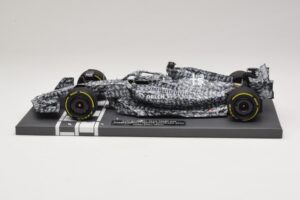 Alfa Romeo Orlen C42 R. Kubica Testing Barcelona 2022 Minichamps 1:18 117229988 Resin — Bild 3 von 7