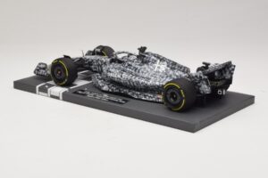 Alfa Romeo Orlen C42 R. Kubica Testing Barcelona 2022 Minichamps 1:18 117229988 Resin — Bild 5 von 7
