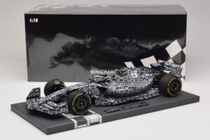 Alfa Romeo Orlen C42 V. Bottas Testing Barcelona 2022 Minichamps 1:18 117229977 Resin — Bild 7 von 7