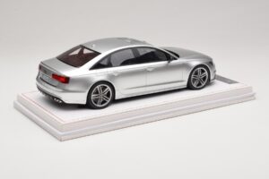Audi S6 C7 Florett Silver Metallic IVY Merit 1:18 REMC038 Resin — Bild 3 von 7