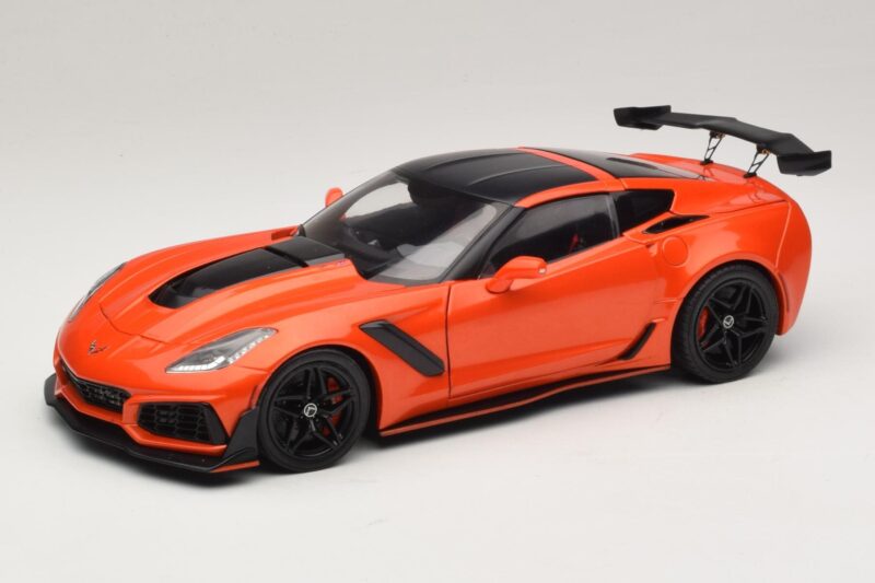 Chevrolet Corvette C7 ZR1 Rot IXO 1:18 U18RDC001-FO Druckguss