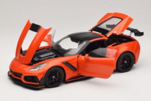 Chevrolet Corvette C7 ZR1 Rot IXO 1:18 U18RDC001-FO Druckguss — Bild 2 von 8